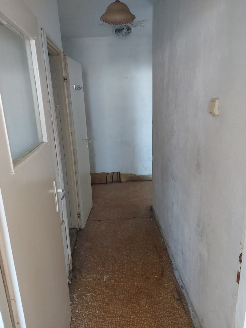 Продаја  1 спаваћа соба Русе , Здравец Изток , 63 м2 | 78784589 - слика [10]
