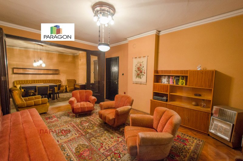 Продава  Етаж от къща град Габрово , Център , 129 кв.м | 91292353