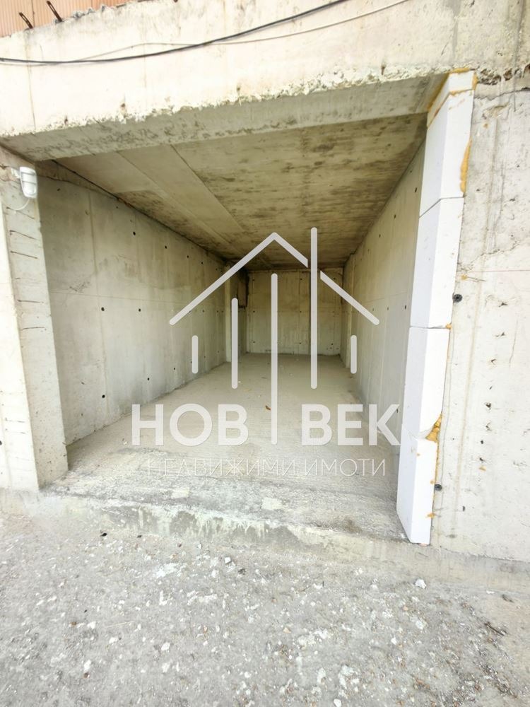 Продава ГАРАЖ, ПАРКОМЯСТО, гр. Варна, Владислав Варненчик 1, снимка 2 - Гаражи и паркоместа - 54913749