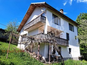 Продажба на имоти в гр. Априлци, област Ловеч - изображение 1 
