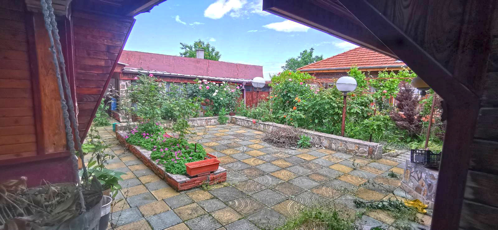 Продава КЪЩА, гр. Перущица, област Пловдив