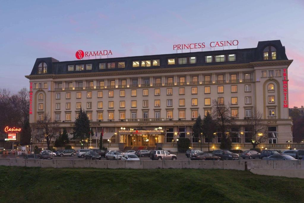 Продава ПАРЦЕЛ, гр. Пловдив, Център