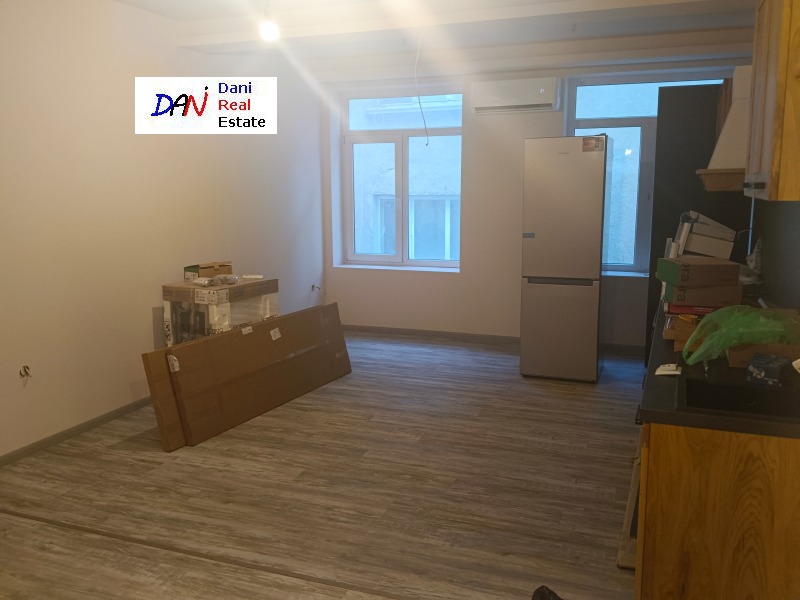 Myytävänä  1 makuuhuone Varna , Tsentar , 88 neliömetriä | 40991148 - kuva [2]