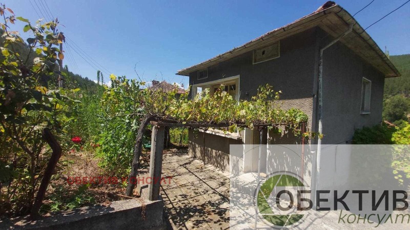 Продава КЪЩА в област Благоевград, с. Градево - 64 кв.м / 29 000 € » 56 719.07 лв., ОБЕКТИВ КОНСУЛТ