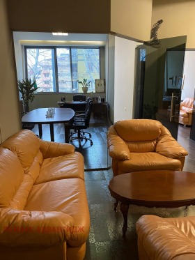 Büro Zentar, Plowdiw