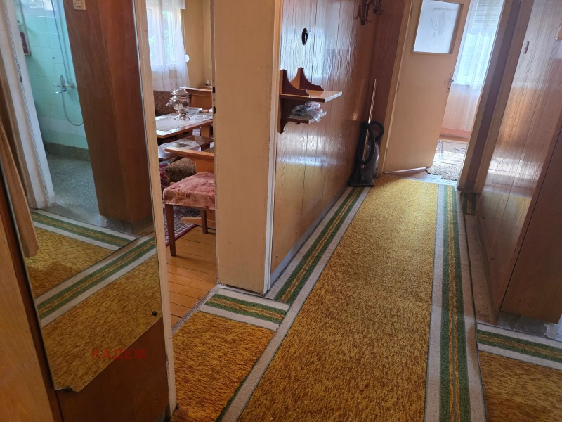 Продава  Етаж от къща град Кюстендил , Център , 110 кв.м | 71689533 - изображение [6]