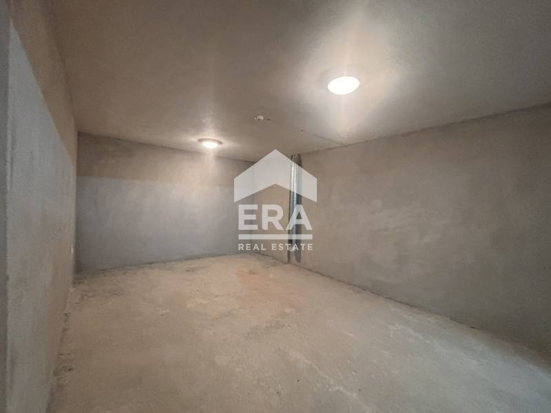 Продава ГАРАЖ, ПАРКОМЯСТО, гр. Варна, Бриз, снимка 5 - Гаражи и паркоместа - 54362796