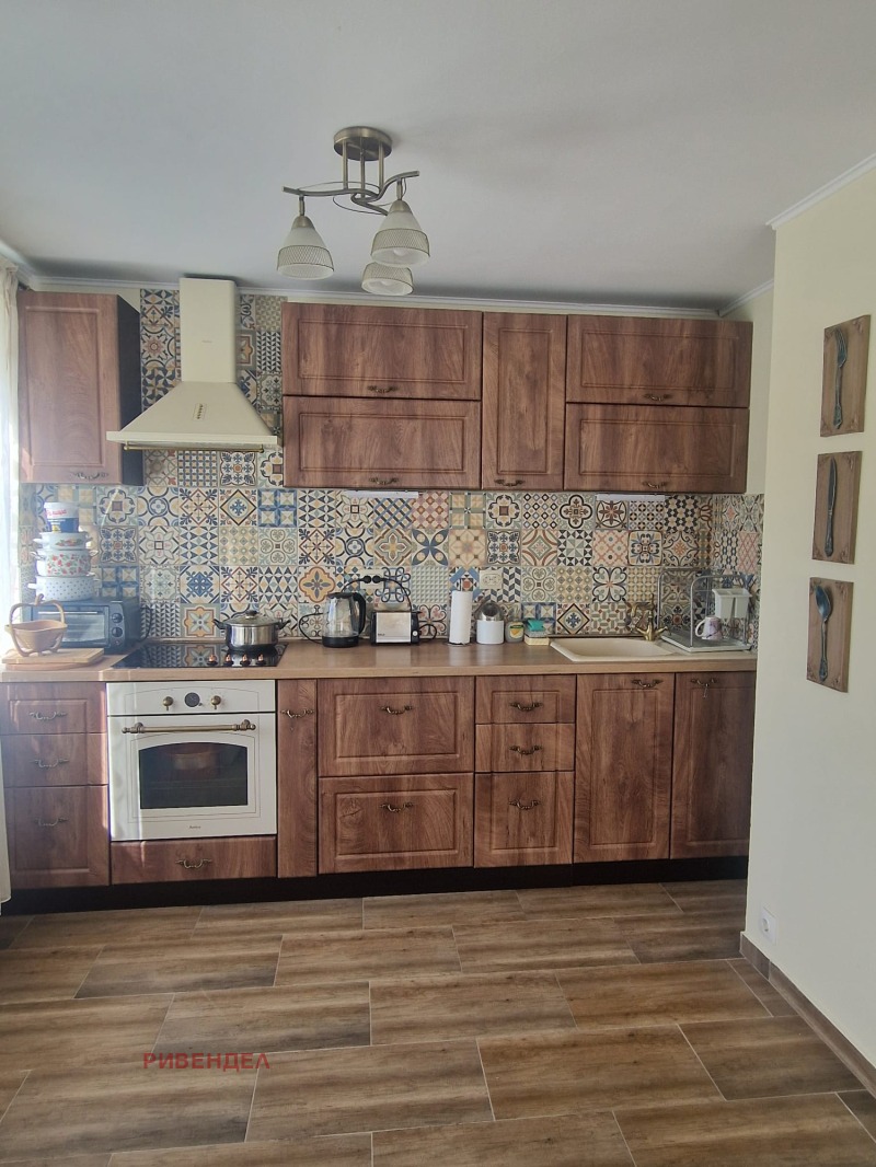 Продава ЕТАЖ ОТ КЪЩА в област София, гр. Самоков - 135 кв.м / 165 000 € » 322 711.95 лв., РИВЕНДЕЛ