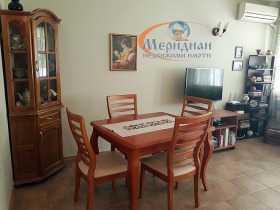 2 soverom Tsentar, Dobrisj
