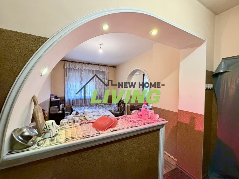 Продава ЕТАЖ ОТ КЪЩА, гр. Пловдив, Гагарин, снимка 6 - Етаж от къща - 53074802