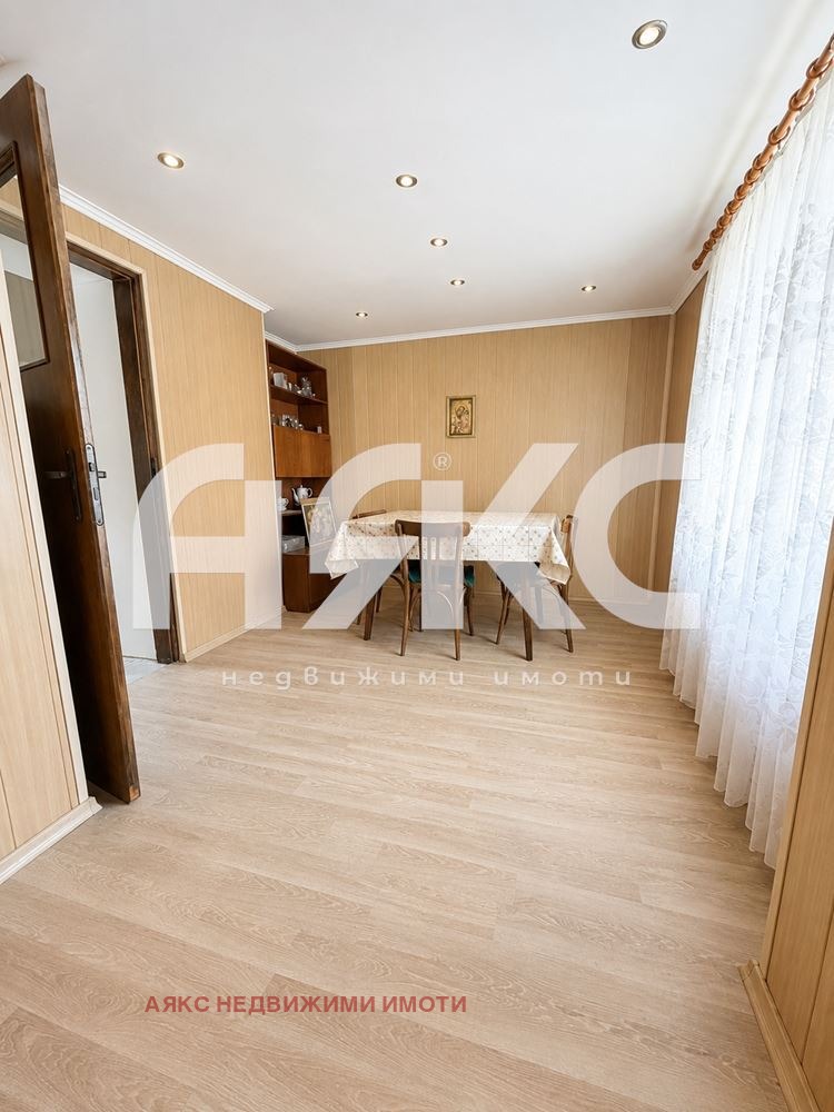Продава КЪЩА, гр. София, гр. Банкя, снимка 2 - Къщи - 55799740