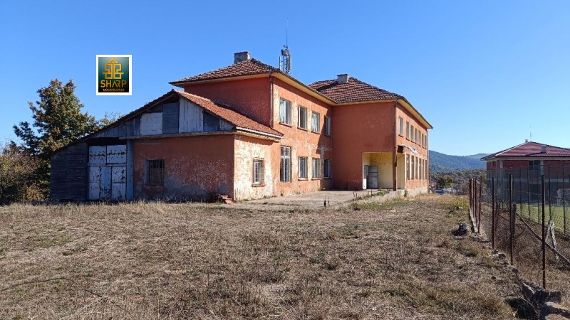 Продаја  Индустријска зграда регион Кардзхали , Кирково , 690 м2 | 75079300 - слика [2]