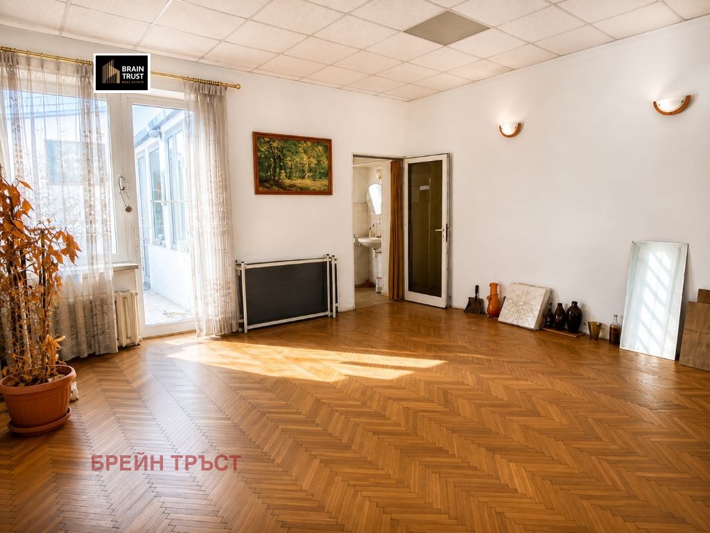 Продава МНОГОСТАЕН, гр. София, Център, снимка 2 - Апартаменти - 54426814