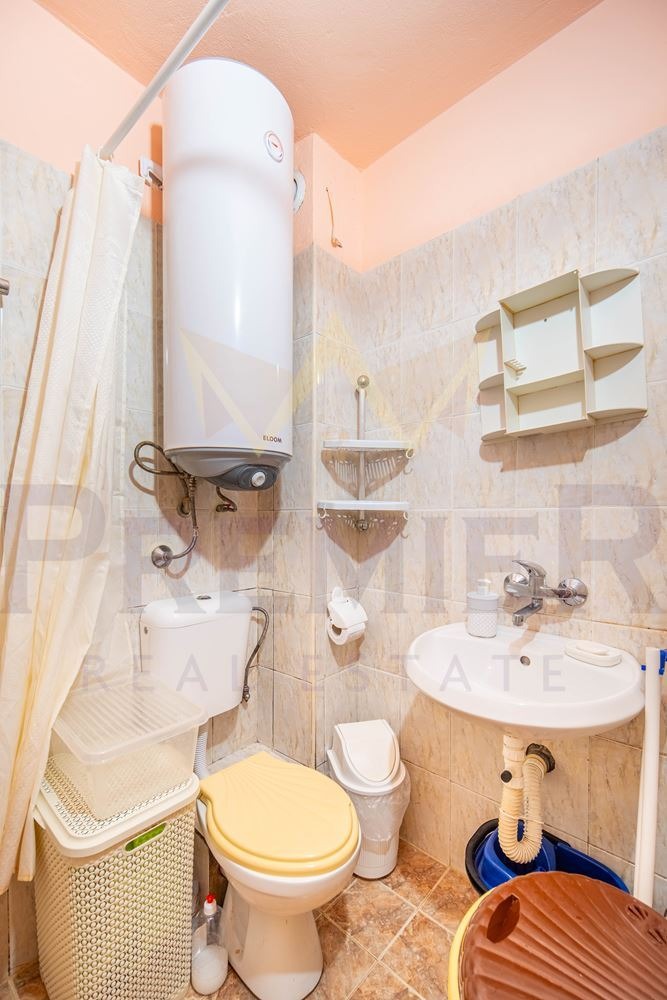 Продава  2-стаен град Варна , Окръжна болница-Генерали , 65 кв.м | 43345912 - изображение [9]
