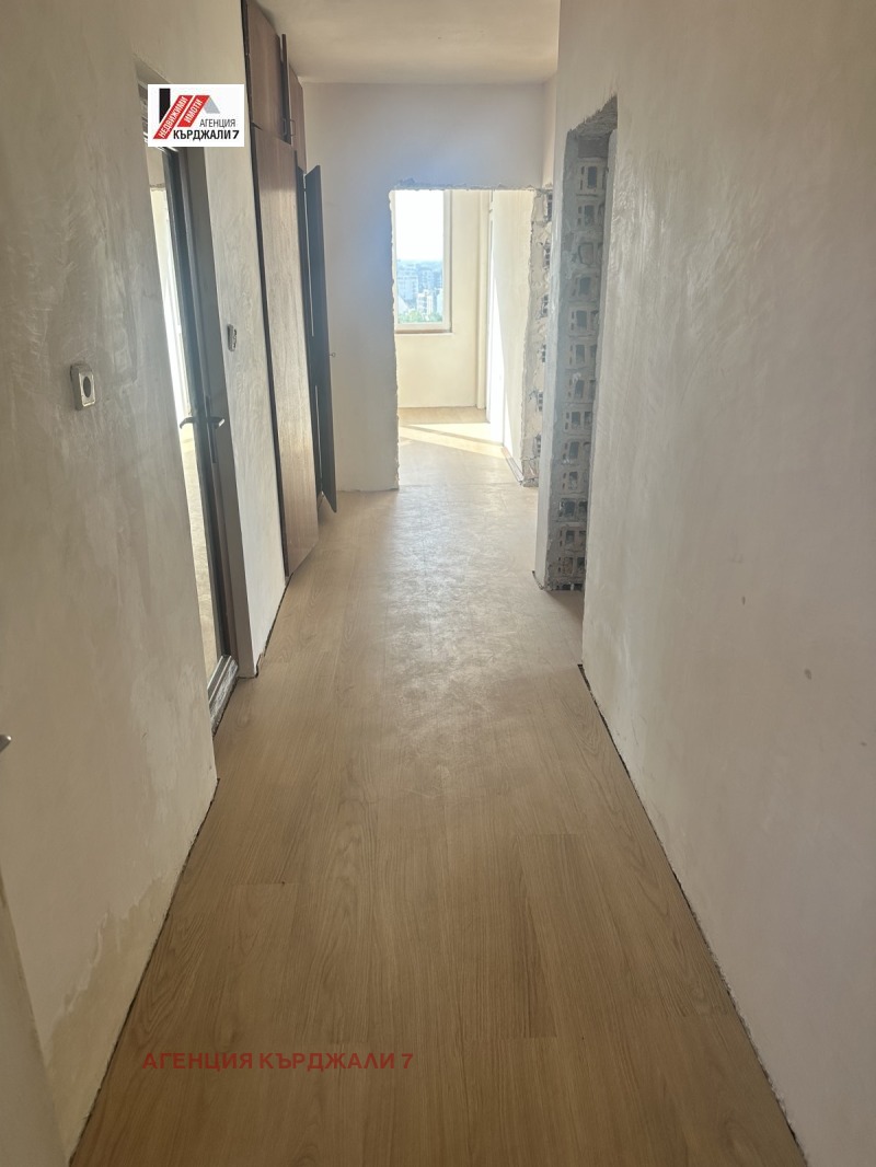 Продава  3-стаен град Кърджали , Център , 60 кв.м | 83194272