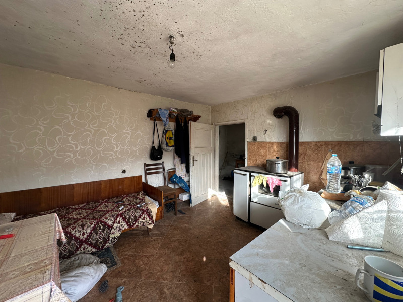 Продава КЪЩА, гр. Бобов дол, област Кюстендил, снимка 7 - Къщи - 52830316