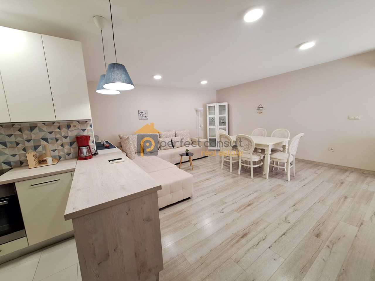 Продава 2-СТАЕН, гр. Пловдив, Кючук Париж, снимка 6 - Апартаменти - 54329289