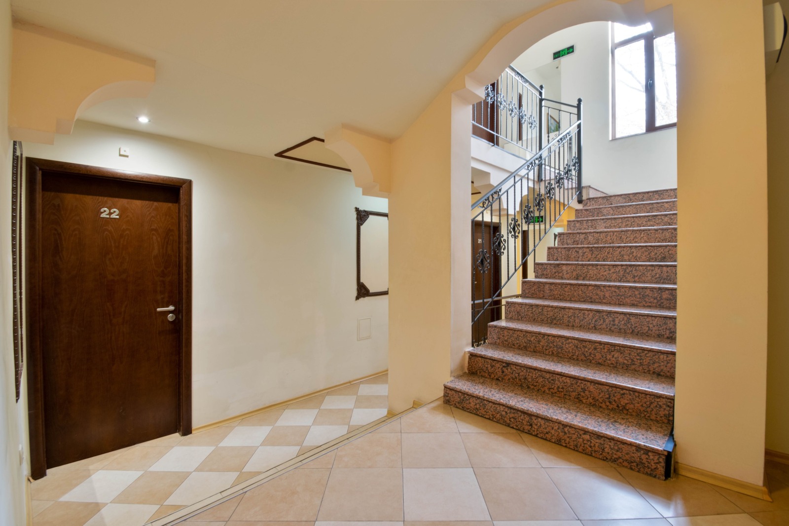 Продава КЪЩА, гр. Пловдив, Старият град, снимка 13 - Къщи - 55408526
