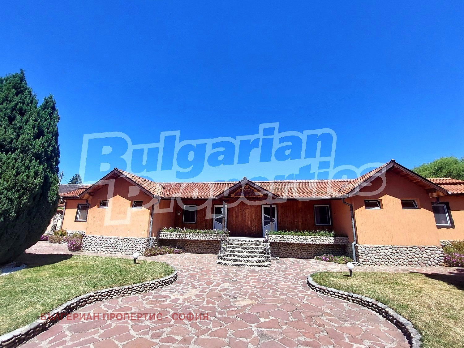 Продава ХОТЕЛ, гр. Златица, област София област, снимка 9 - Хотели - 53608856