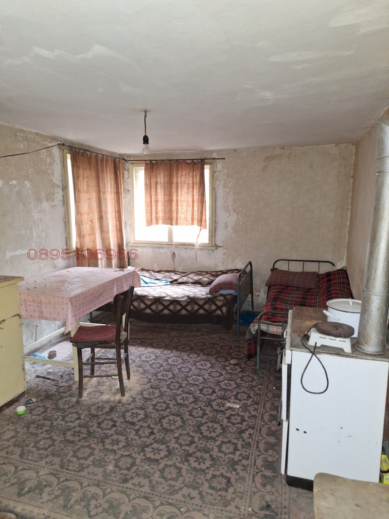 Продава КЪЩА, с. Слаковци, област Перник, снимка 9 - Къщи - 53391757