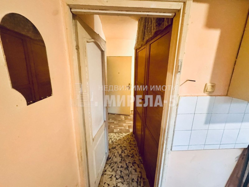 Продава  1-стаен град Русе , Здравец Изток , 40 кв.м | 65467216 - изображение [3]