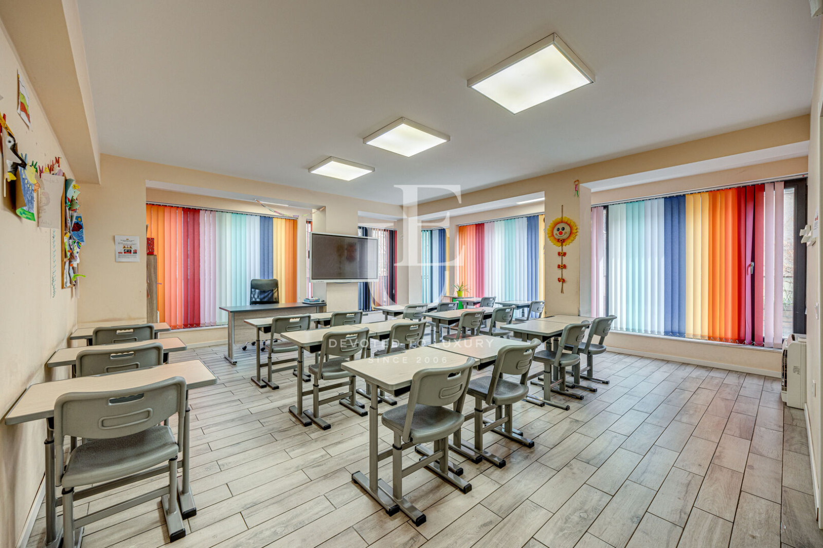 Продава МНОГОСТАЕН, гр. София, Център