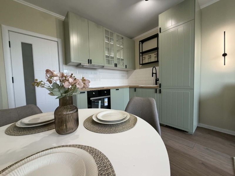 Продава 3-СТАЕН в град Бургас, Изгрев - 53 кв.м / 175 000 € » 342 270.25 лв., ПРАЙМ ГЛОБАЛ ГРУП