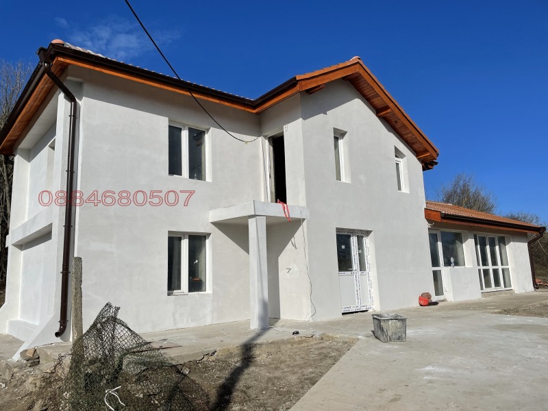 Продава КЪЩА, с. Изгрев, област Варна, снимка 4 - Къщи - 52935303