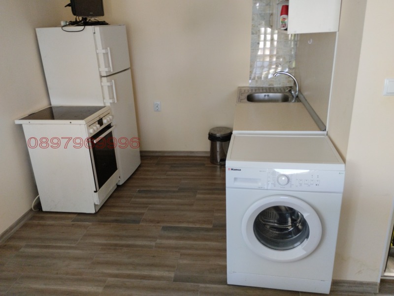 Продава ВИЛА, гр. Добрич, м-т Газибаба, снимка 15 - Вили - 52779606