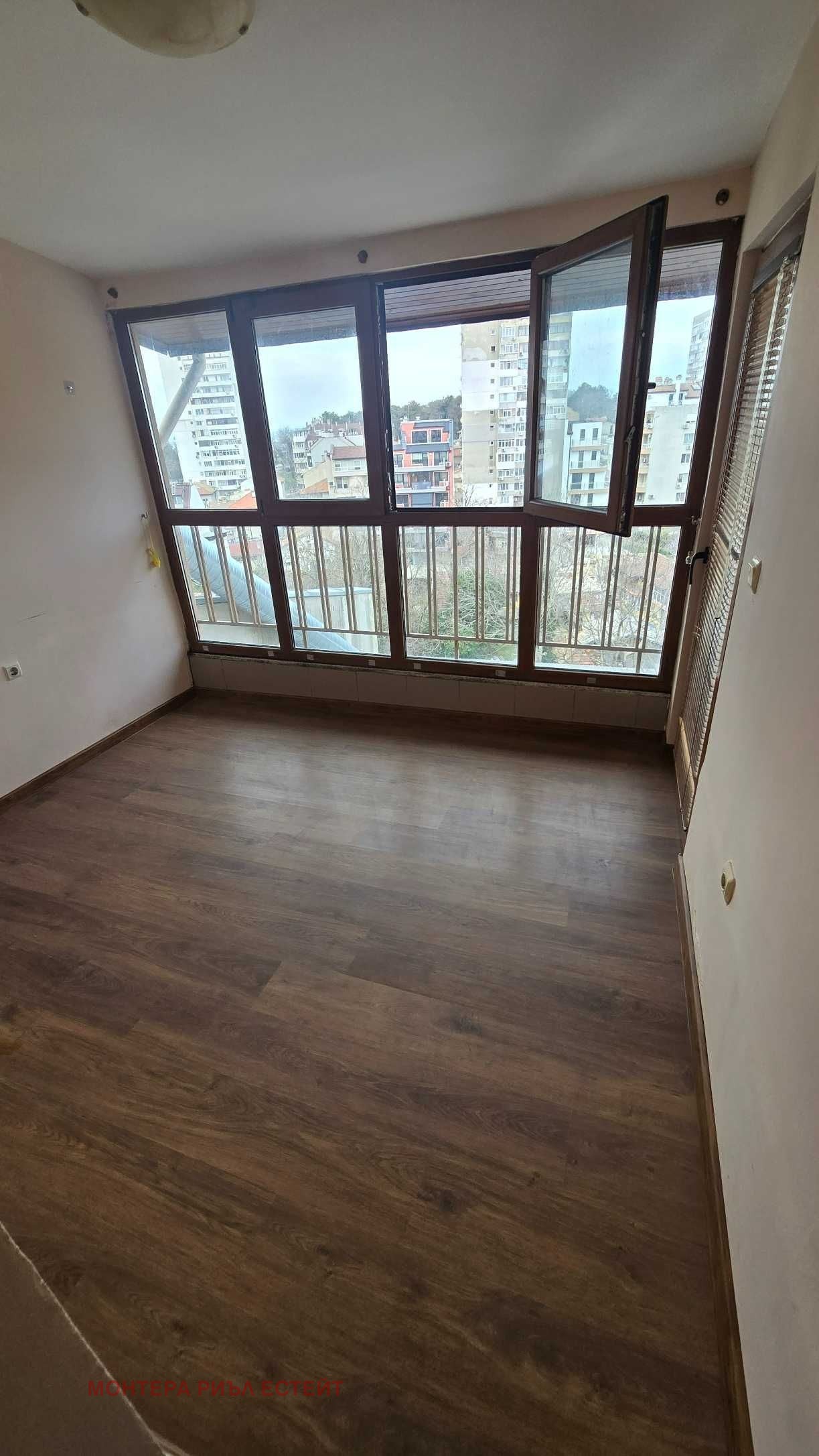 Продава 3-СТАЕН, гр. Варна, Цветен квартал, снимка 3 - Апартаменти - 54339165