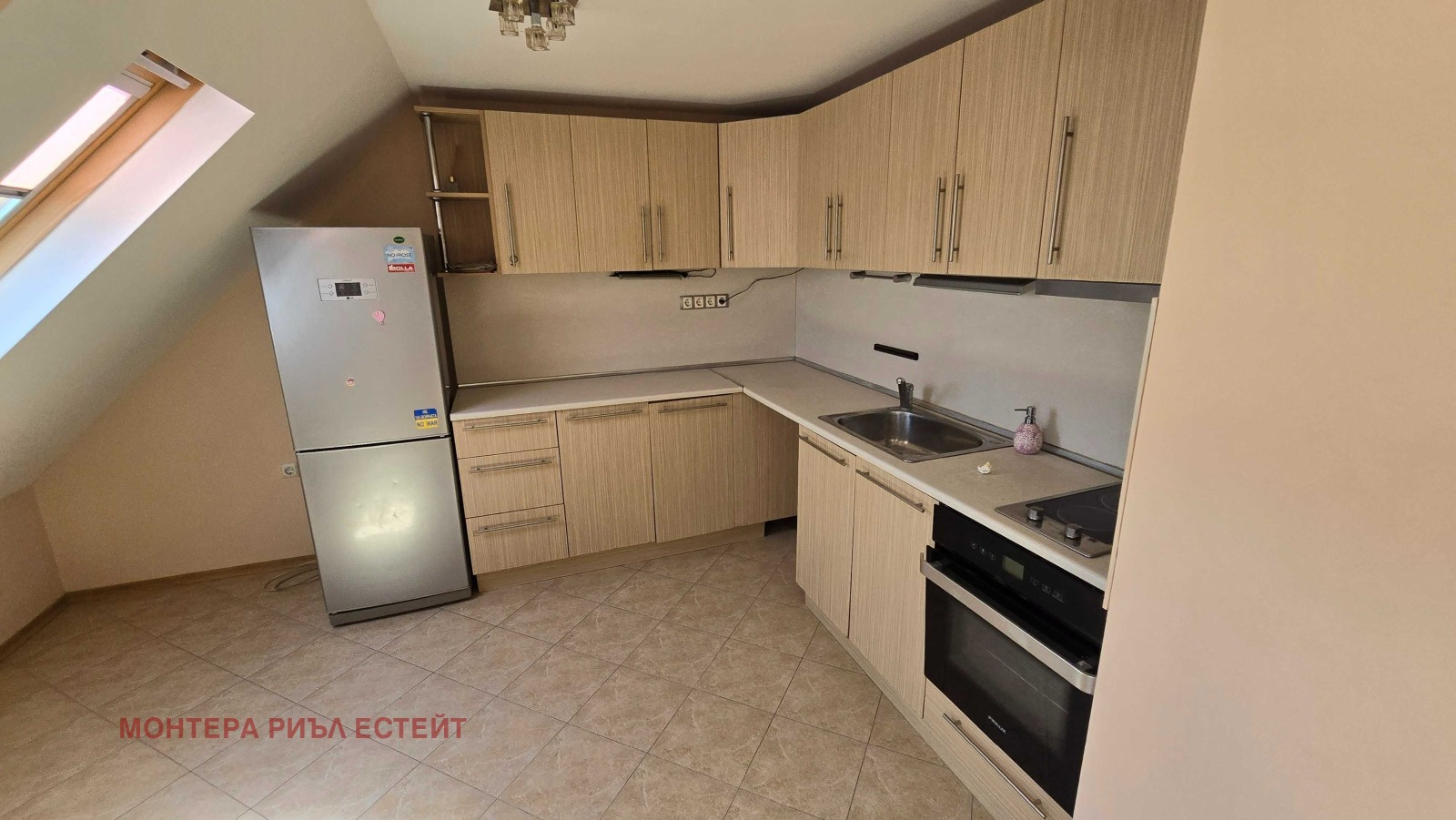 Продава 3-СТАЕН, гр. Варна, Цветен квартал, снимка 2 - Апартаменти - 54339165