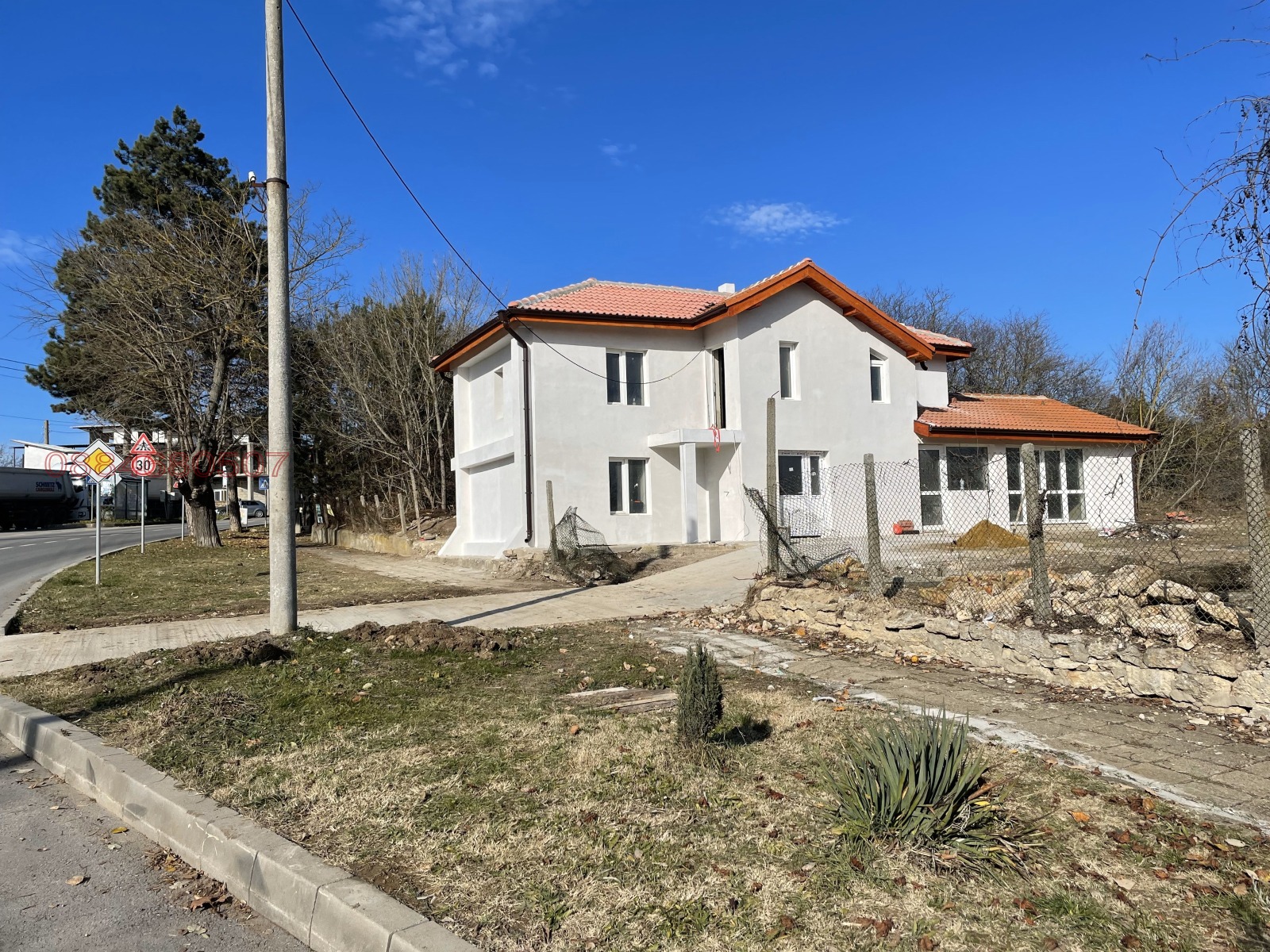 Продава КЪЩА, с. Изгрев, област Варна, снимка 2 - Къщи - 54766085
