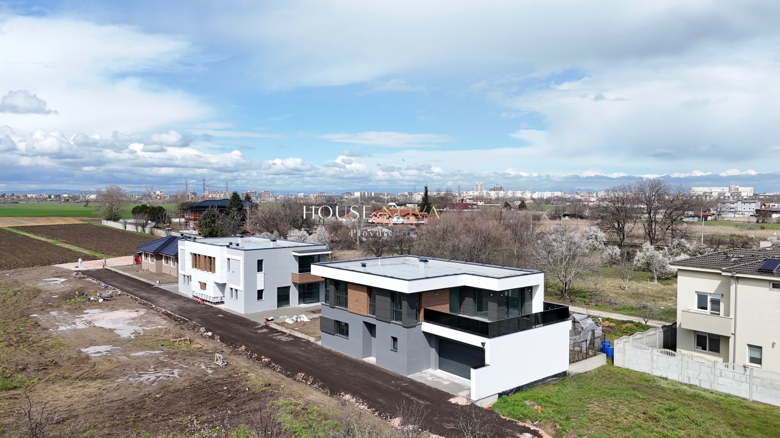 Продава КЪЩА, гр. Пловдив, Терзиите, снимка 2 - Къщи - 49448275