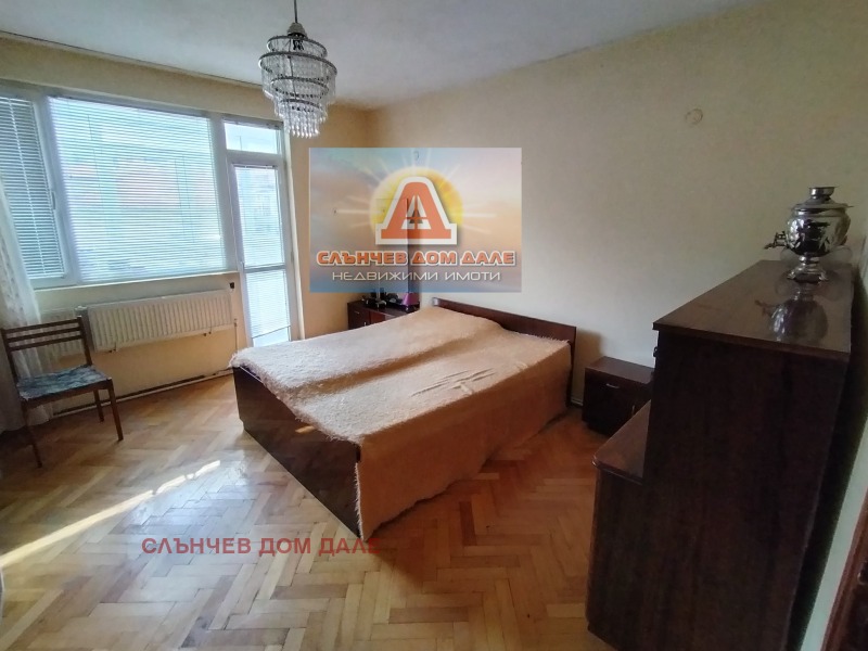 Продава 3-СТАЕН, гр. Шумен, Център, снимка 4 - Aпартаменти - 47003793