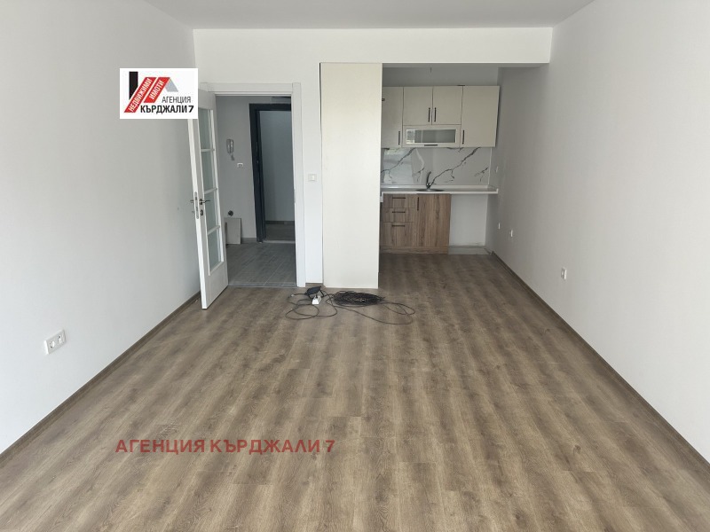 En venta  1 dormitorio Kardzhali , Vazrozhdentsi , 82 metros cuadrados | 72495575 - imagen [3]