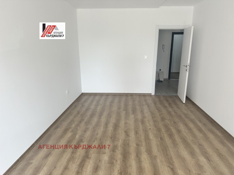 En venta  1 dormitorio Kardzhali , Vazrozhdentsi , 82 metros cuadrados | 72495575 - imagen [5]