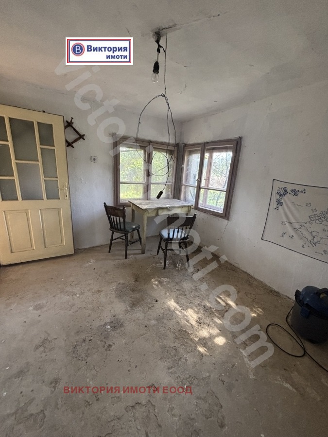 Продава КЪЩА, с. Джулюница, област Велико Търново, снимка 2 - Къщи - 52144756