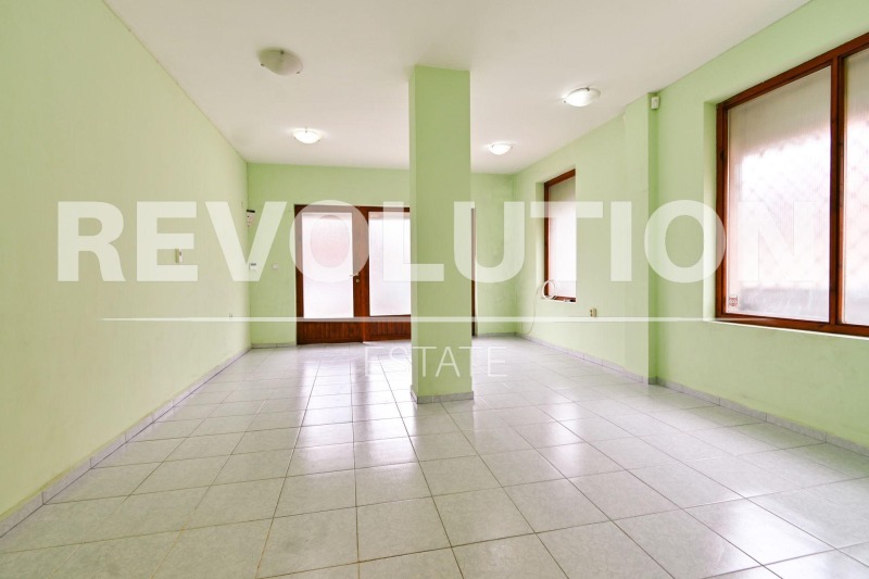 Продава МАГАЗИН в град София, Павлово - 37 кв.м / 109 000 € » 213 185.47 лв., РЕВОЛЮШЪН ЕСТЕЙТ