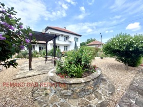 Huis Samovodene, regio Veliko Tarnovo 1