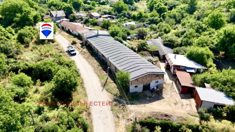Продава САМОСТОЯТЕЛНА СГРАДА в град Русе, Средна кула - 878 кв.м / 192 000 € » 375 519.36 лв., РЕМАКС РИВЪР ЕСТЕЙТ