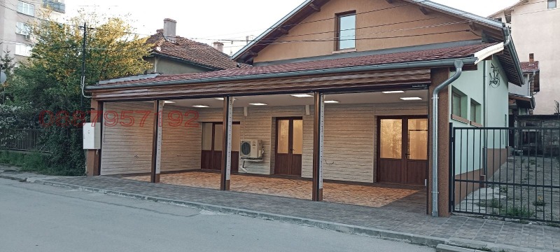 Продава ТЪРГОВСКИ КОМПЛЕКС в област Ловеч, гр. Троян - 180 кв.м / 130 000 € » 254 257.90 лв.