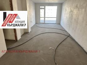 2 спаваће собе Вазрожденци, Карджали 1