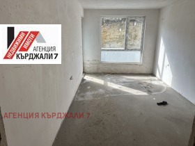 2 спаваће собе Вазрожденци, Карджали 3