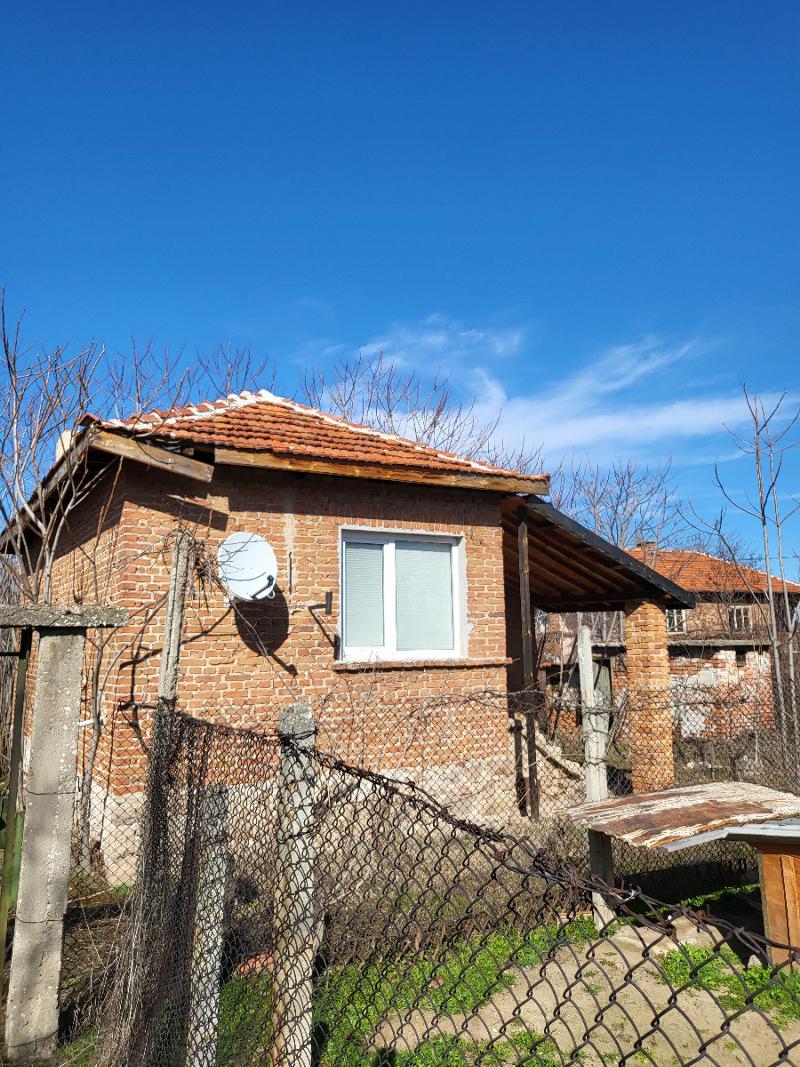 Продава КЪЩА, гр. Перущица, област Пловдив, снимка 2 - Къщи - 45300218