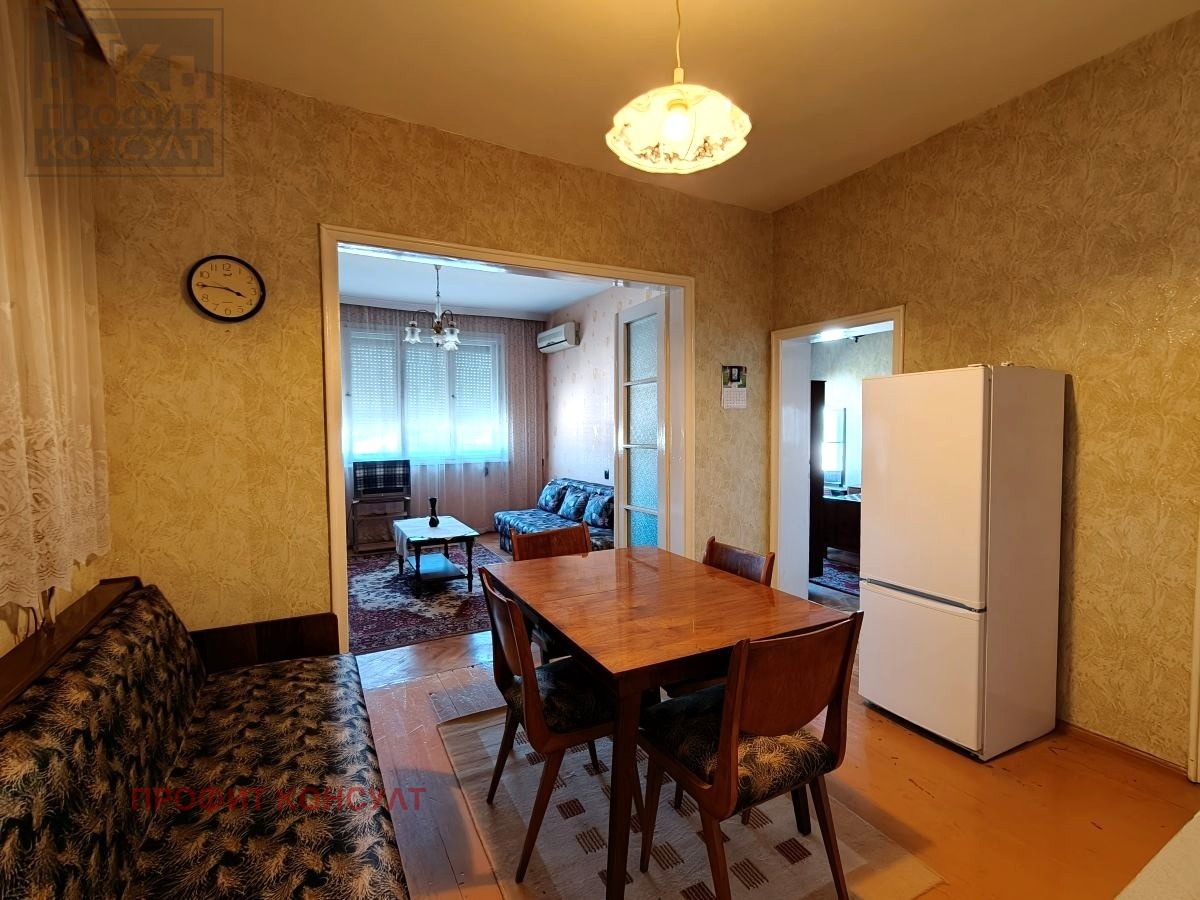 Продава ЕТАЖ ОТ КЪЩА, гр. Велико Търново, Център, снимка 3 - Етаж от къща - 54425690