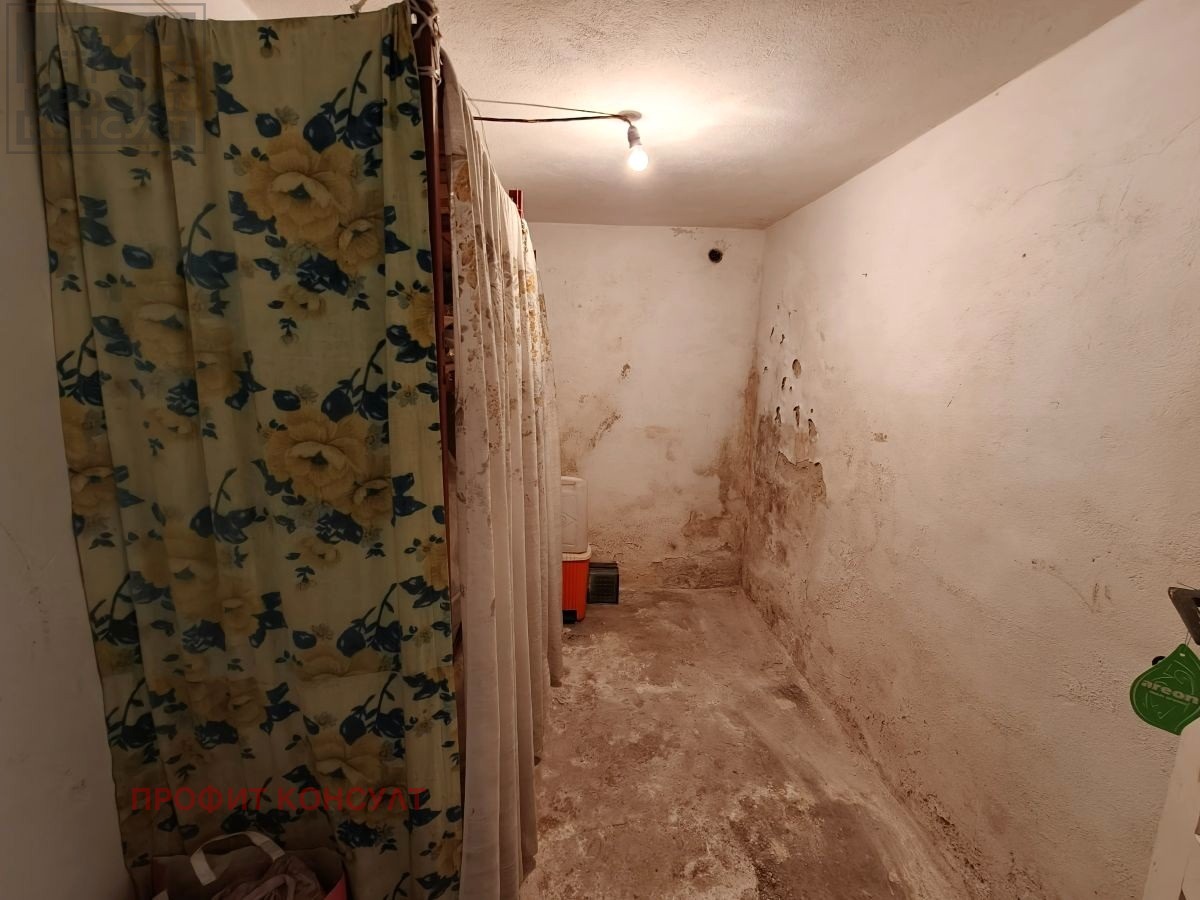 Продава ЕТАЖ ОТ КЪЩА, гр. Велико Търново, Център, снимка 14 - Етаж от къща - 54425690
