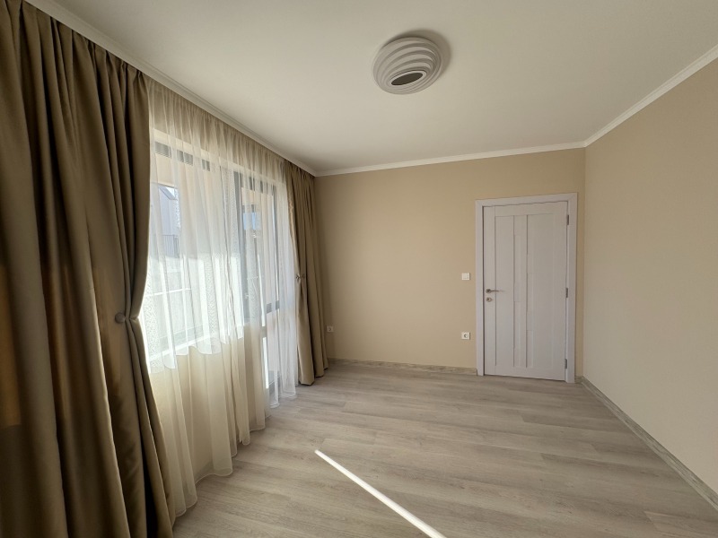 De vânzare  1 dormitor Târgoviște , Varoșa , 66 mp | 28752583 - imagine [8]