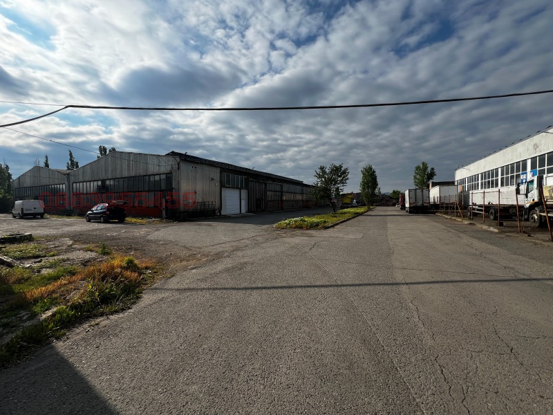 Продава  Пром. помещение град София , с. Яна , 24004 кв.м | 62259174 - изображение [4]