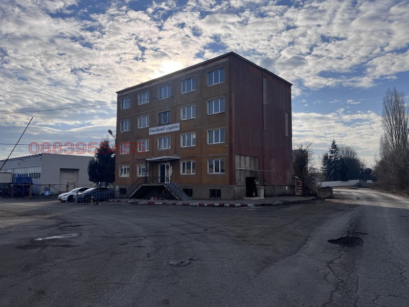 Продава  Пром. помещение град София , с. Яна , 24004 кв.м | 62259174