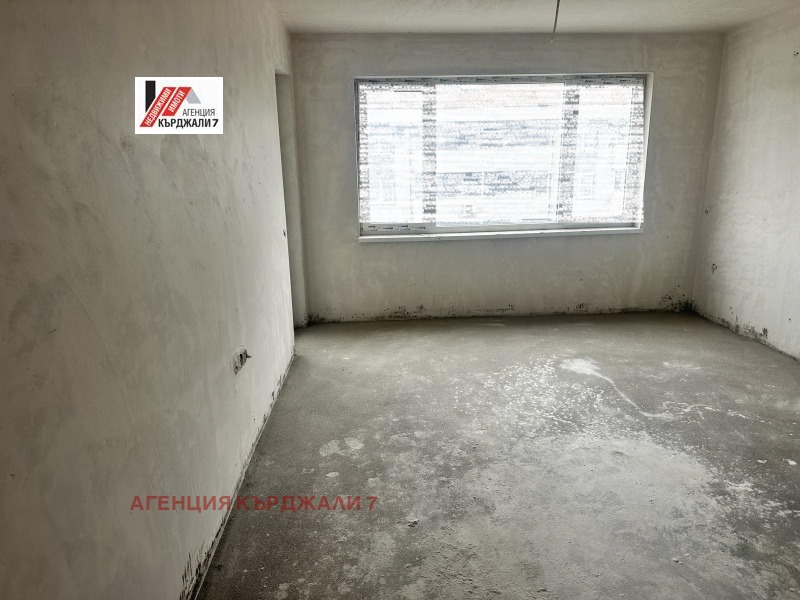 Продава 2-СТАЕН, гр. Кърджали, Възрожденци